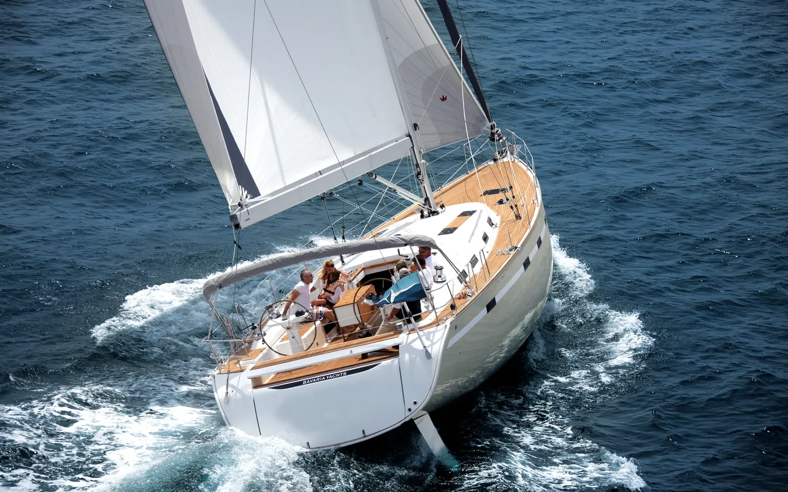 BAVARIA Cruiser 55 em navegação